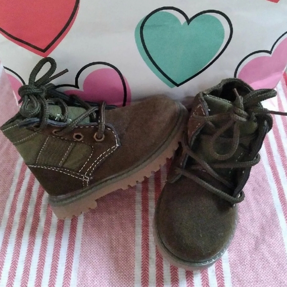 Boots - Picture 7 of 8